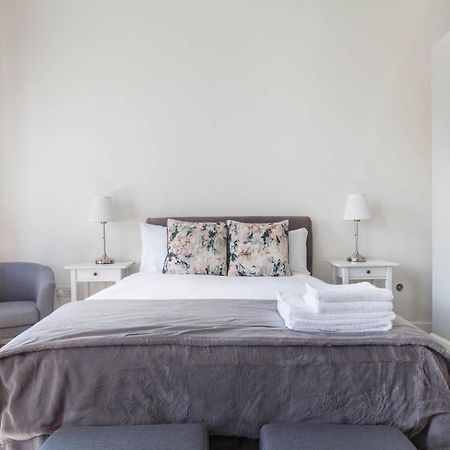 Modern Studio Apartment In Prime Central Location エディンバラ エクステリア 写真
