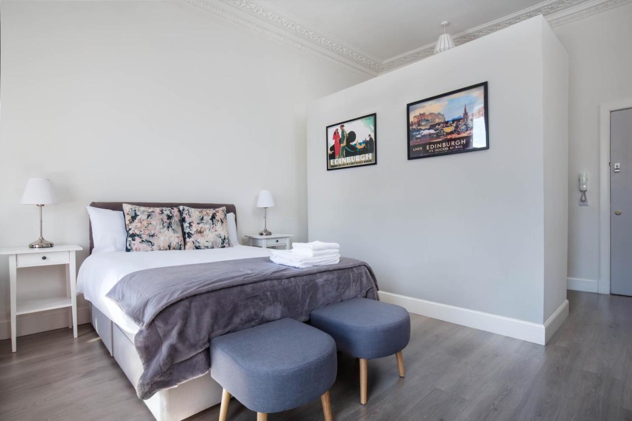 Modern Studio Apartment In Prime Central Location エディンバラ エクステリア 写真