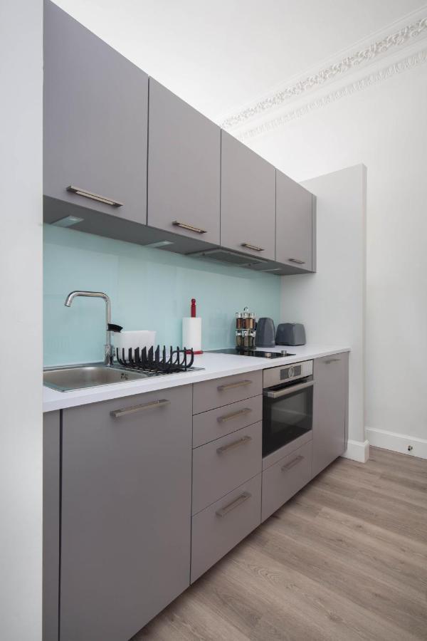 Modern Studio Apartment In Prime Central Location エディンバラ エクステリア 写真