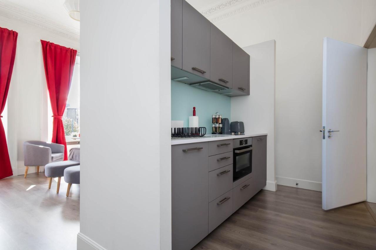 Modern Studio Apartment In Prime Central Location エディンバラ エクステリア 写真
